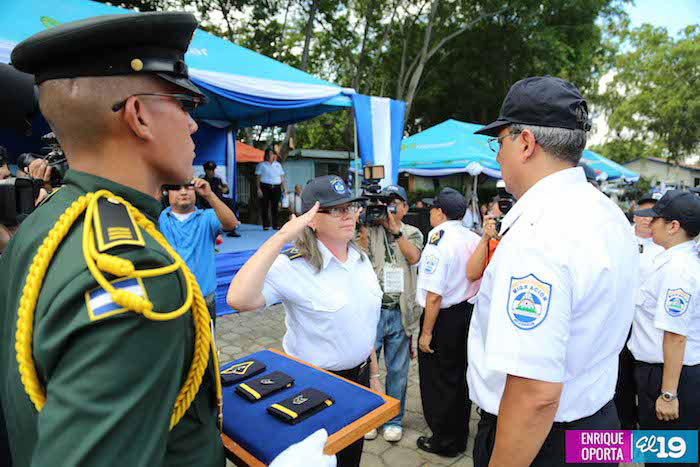 Migración y Extranjería realiza ascensos en grados militares