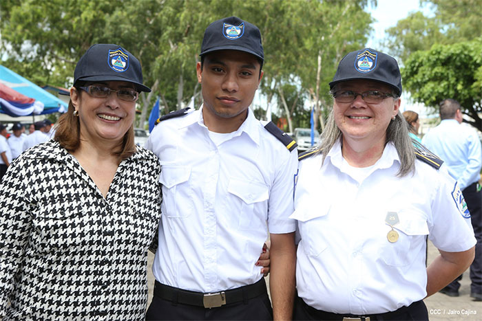Migración y Extranjería realiza ascensos en grados militares