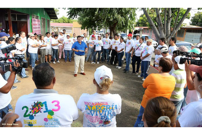 Gobierno y población hacen llamado casa a casa para prevenir el dengue
