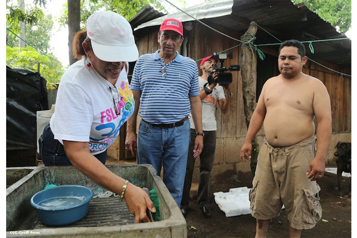 Gobierno y población hacen llamado casa a casa para prevenir el dengue