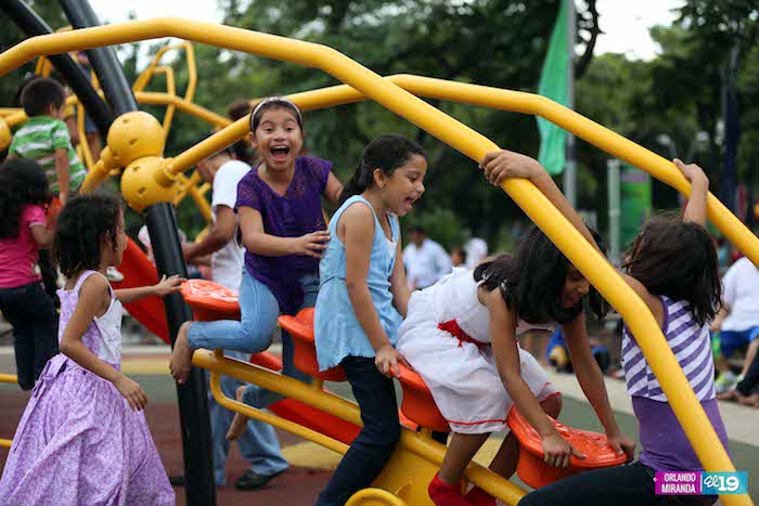 Esparcimiento para todos en Puerto Salvador Allende y Parque Luis Alfonso Velásquez
