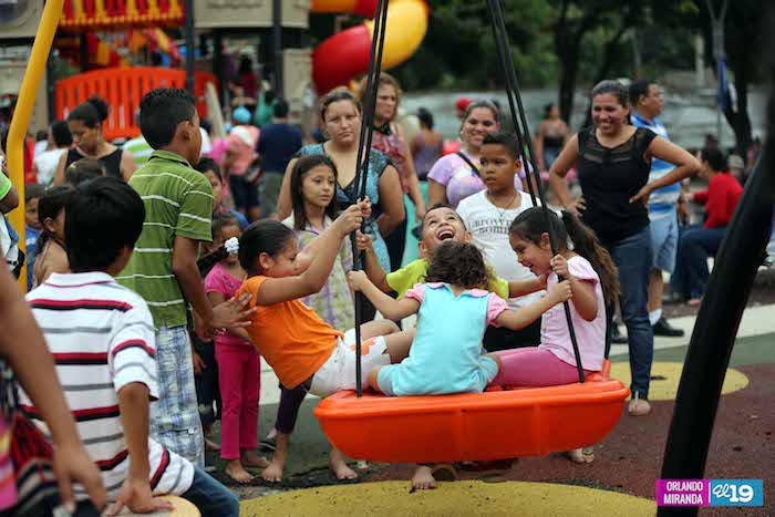 Esparcimiento para todos en Puerto Salvador Allende y Parque Luis Alfonso Velásquez