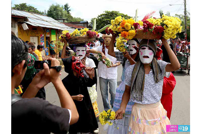 Desborde de cultura y tradición en Torovenado del Pueblo en Masaya