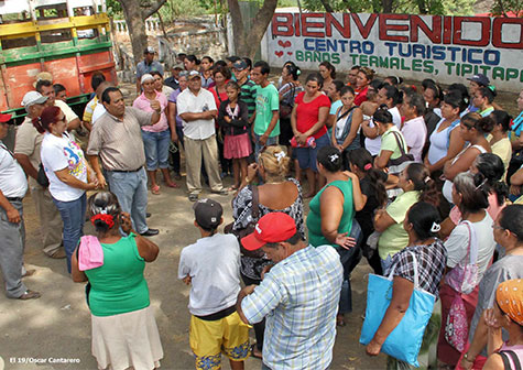Gobierno Sandinista entrega 85 cerdos y materiales a familias de Tipitapa