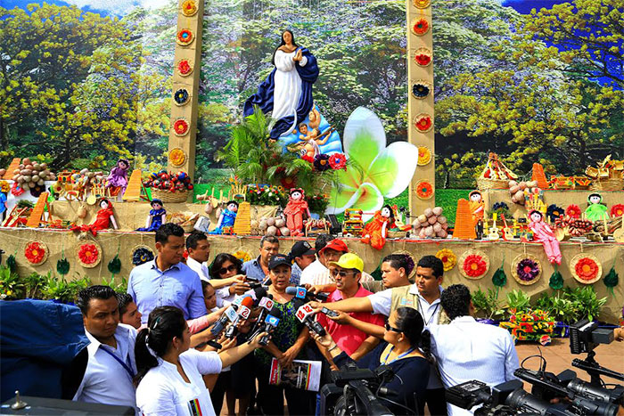 Invitan a todas las familias a visitar altares marianos en Avenida de Bolívar a Chávez