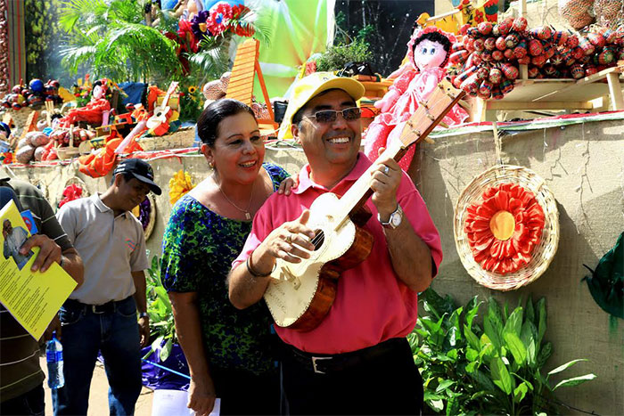 Invitan a todas las familias a visitar altares marianos en Avenida de Bolívar a Chávez