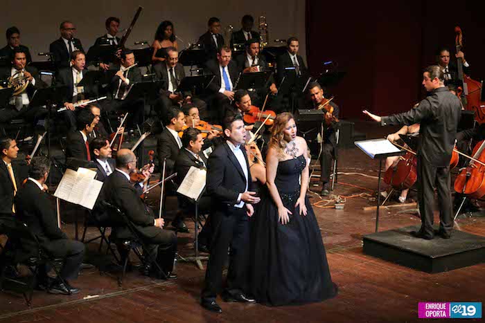Homenaje a Luciano Pavarotti se convirtió en una Noche de Lujo