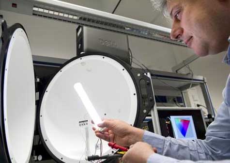 Philips anuncia prototipo de nueva lámpara LED