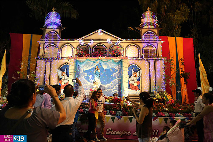 Familias disfrutan de Altares a la Virgen en completa seguridad y tranquilidad