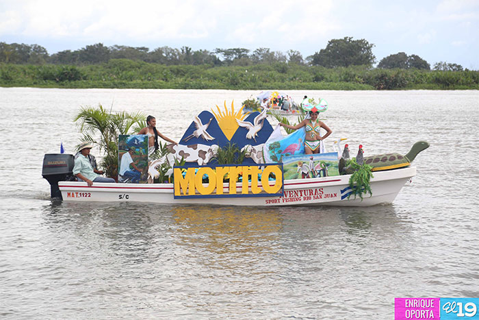 San Carlos se viste de colores en la V edición de Carnaval Acuático