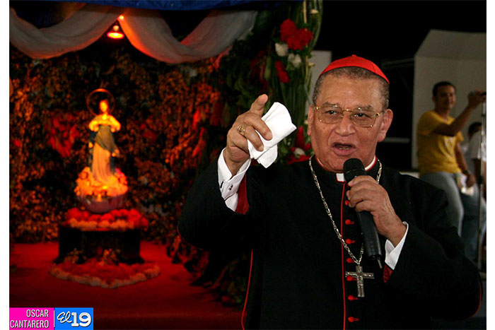 Comunidad universitaria de la UNICA le canta a la Virgen María