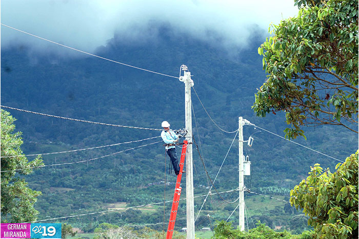 Electrificación domiciliar llega a comunidades de Jinotega