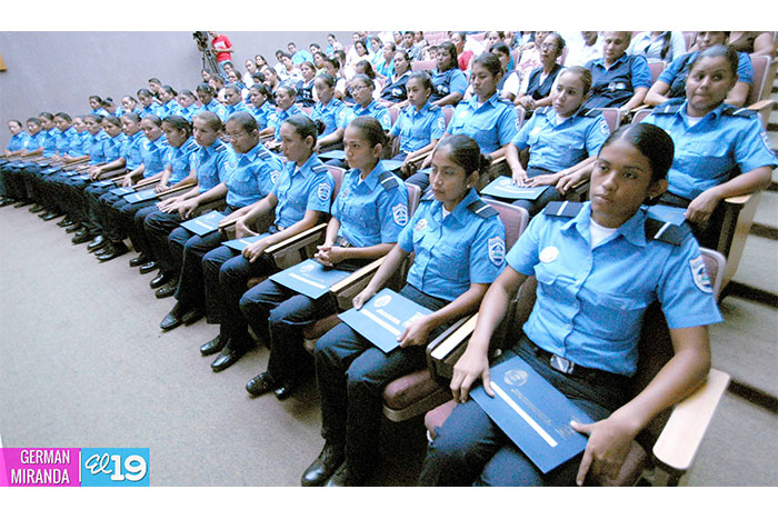 Policía Nacional realiza II graduación de investigadoras en casos de violencia intrafamiliar