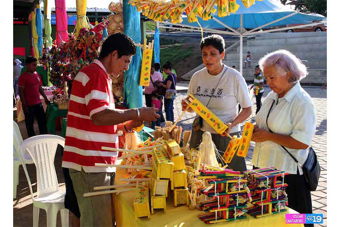 Destaca dinámica venta de productos tradicionales de La Purísima en Parque de Ferias   