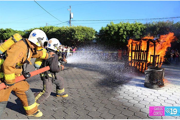 Simulacro de terremoto e incendio en mercado de Masaya