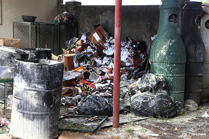 Fuerte explosión produce quemaduras a trabajador de mantenimiento