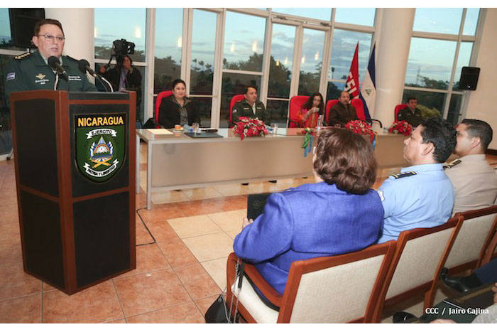 Daniel clausura IX Curso Anual en Defensa y Seguridad del Ejército