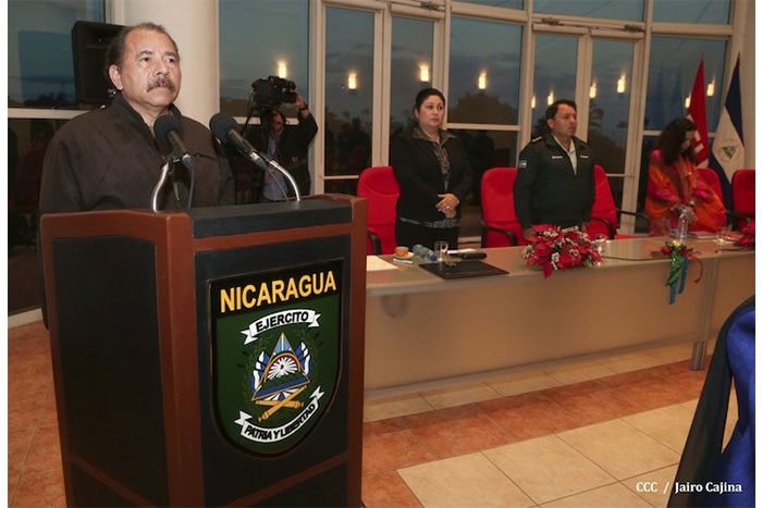 Daniel clausura IX Curso Anual en Defensa y Seguridad del Ejército