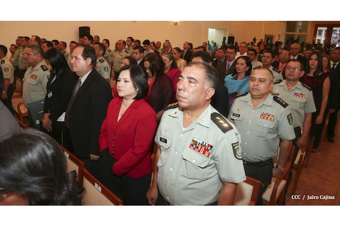Daniel clausura IX Curso Anual en Defensa y Seguridad del Ejército