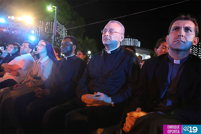 Artistas nicaragüenses homenajean a la Virgen del Trono