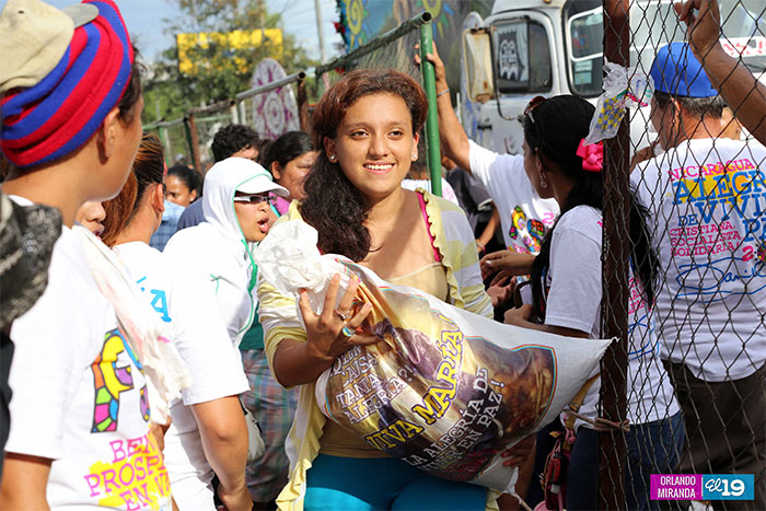 Fe y devoción a la Virgen María se muestran en calles de la capital
