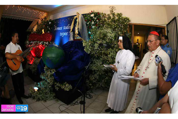 Familias acompañan al Cardenal Miguel en celebración de la Inmaculada Concepción de María
