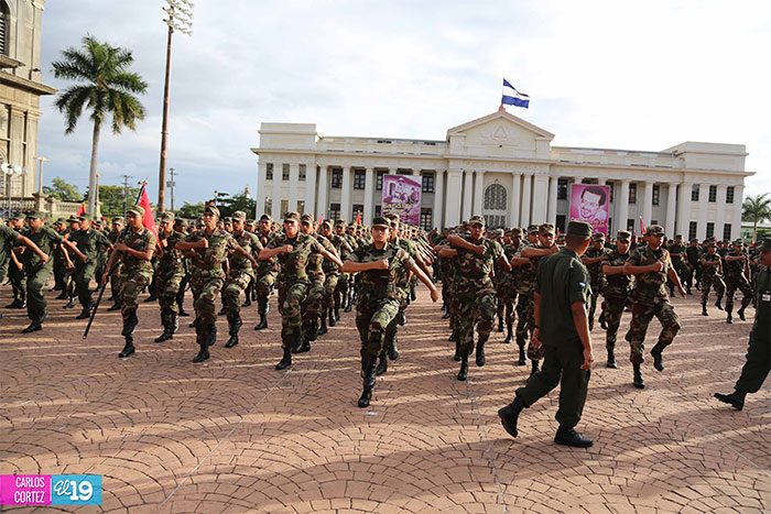 Cadetes de Ejército de Nicaragua ensayan previo a acto de graduación
