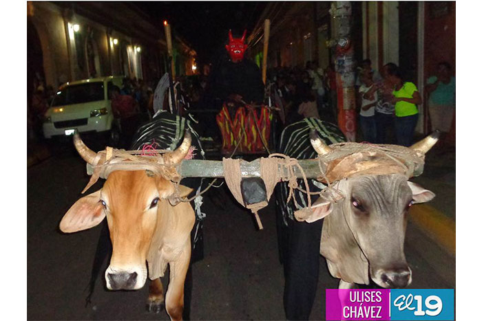 Salió la Carreta Nagua en Granada