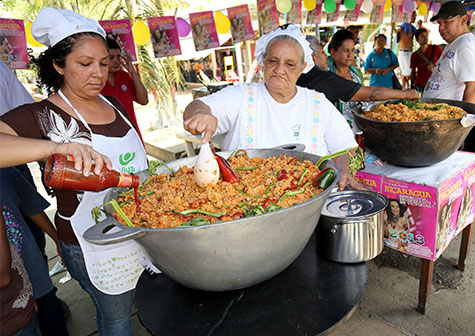 Comerciantes saludan 32 Aniversario del mercado Roberto Huembes
