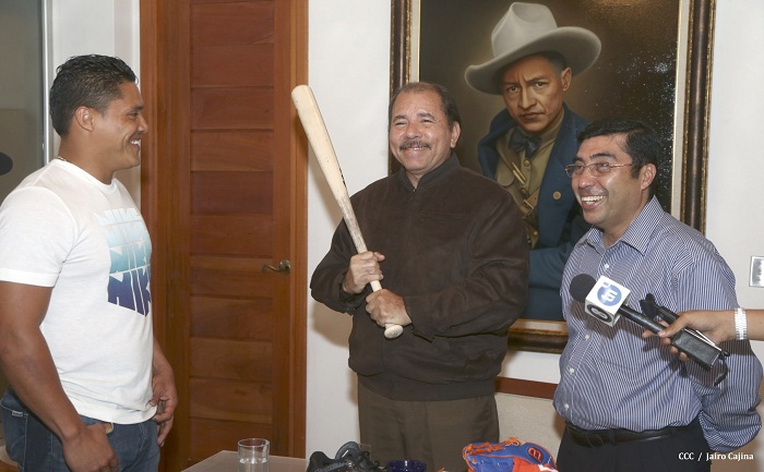 Presidente Daniel se reúne con el bigleaguer Everth Cabrera 
