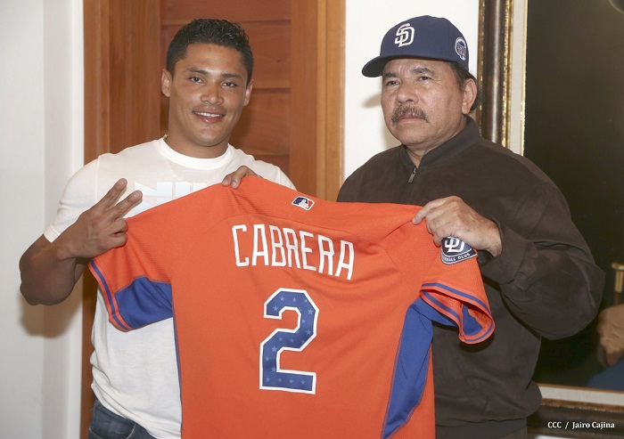 Presidente Daniel se reúne con el bigleaguer Everth Cabrera 