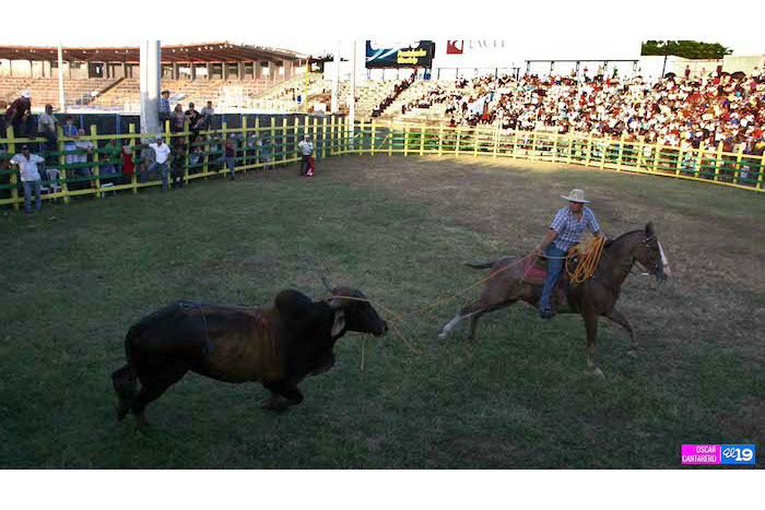 Colorida tarde de toros en Managua