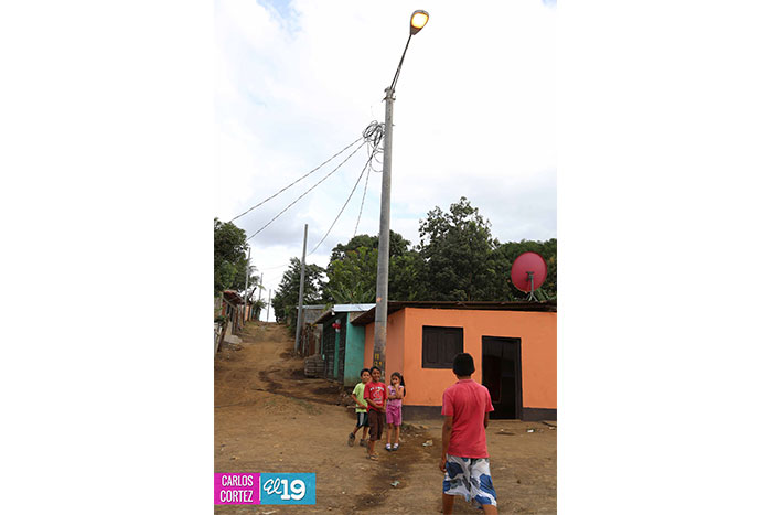 Enatrel legaliza sistema de electrificación en la capital