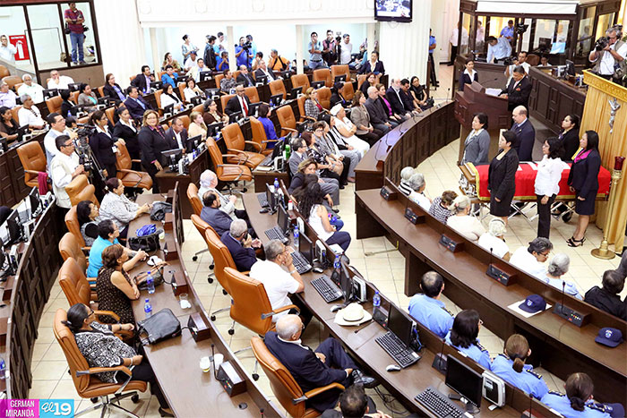 Asamblea Nacional rinde homenaje a “La Cachorra”