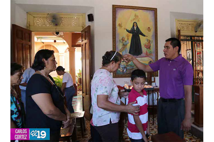 Celebran misa por los 112 años de nacimiento de Sor María Romero