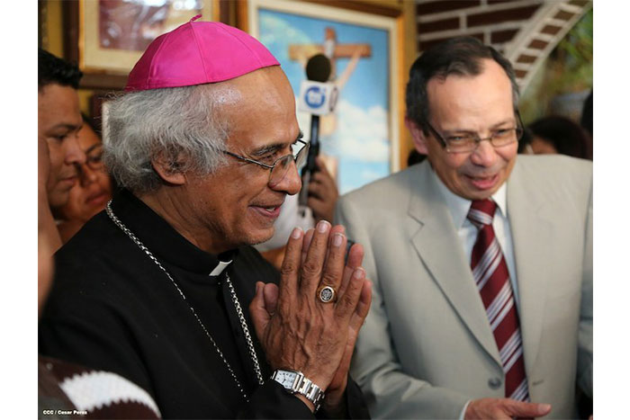 Asamblea entrega reconocimiento al Cardenal Brenes por su reciente nombramiento  