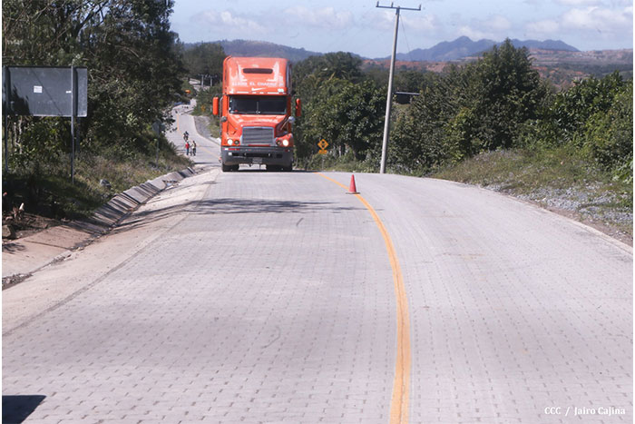 Gobierno Sandinista inaugura 10 kilómetros de carretera entre La Libertad – Santo Domingo en Chontales