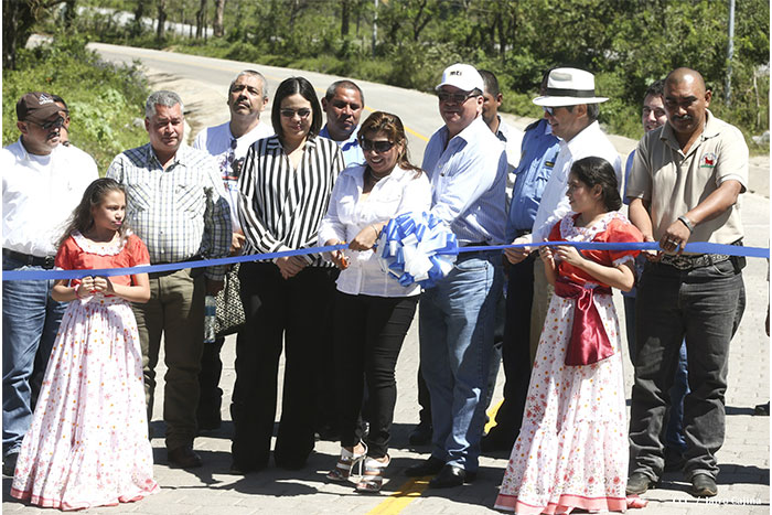 Gobierno Sandinista inaugura 10 kilómetros de carretera entre La Libertad – Santo Domingo en Chontales