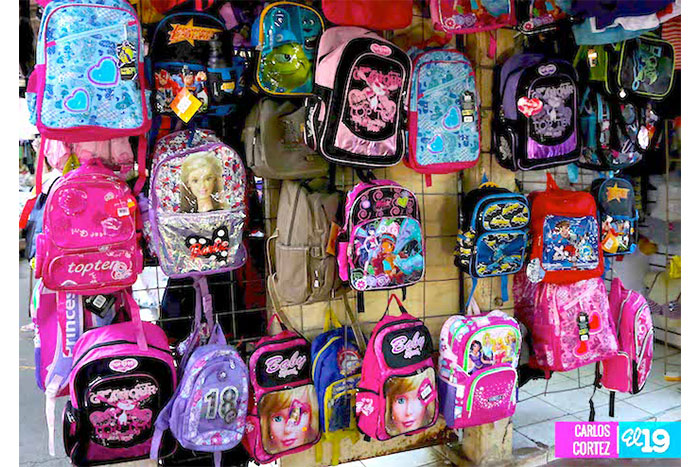 Mercados capitalinos preparados para la venta de productos escolares