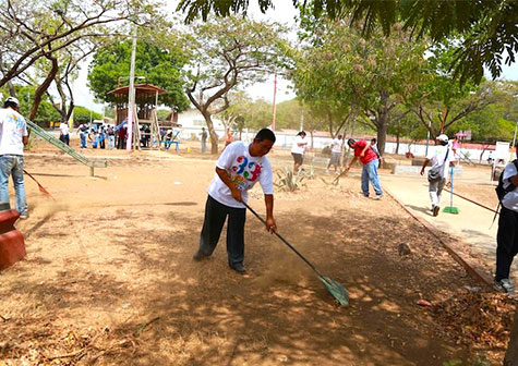 Juventud Sandinista y Estudiantes remozan parque en San Luis Sur