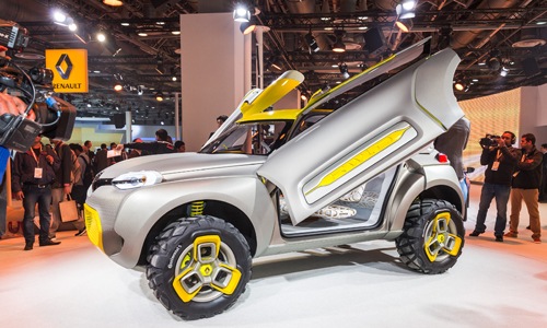 Renault presenta al público el primer coche con un 'drone' incorporado