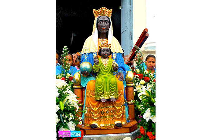 Católicos de La Concha celebran a la Virgen de Monserrat