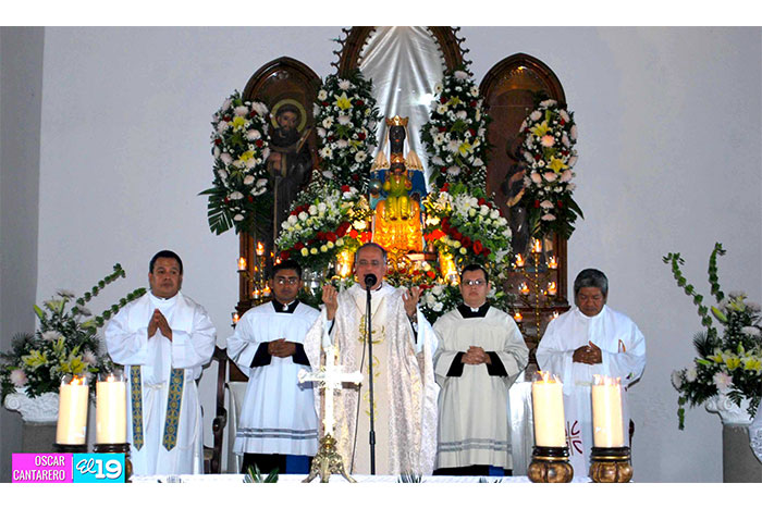 Católicos de La Concha celebran a la Virgen de Monserrat