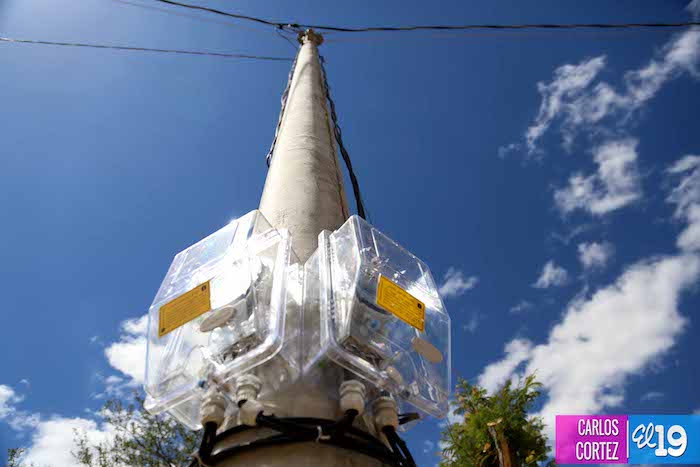 Chinandeganos felices con la instalación del servicio de energía eléctrica
