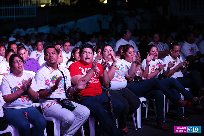 Canta la juventud nicaragüense al General Sandino