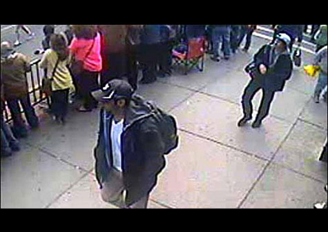 FBI difunde imágenes de dos sospechosos del atentado de Boston (VIDEO)