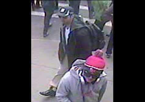 FBI difunde imágenes de dos sospechosos del atentado de Boston (VIDEO)