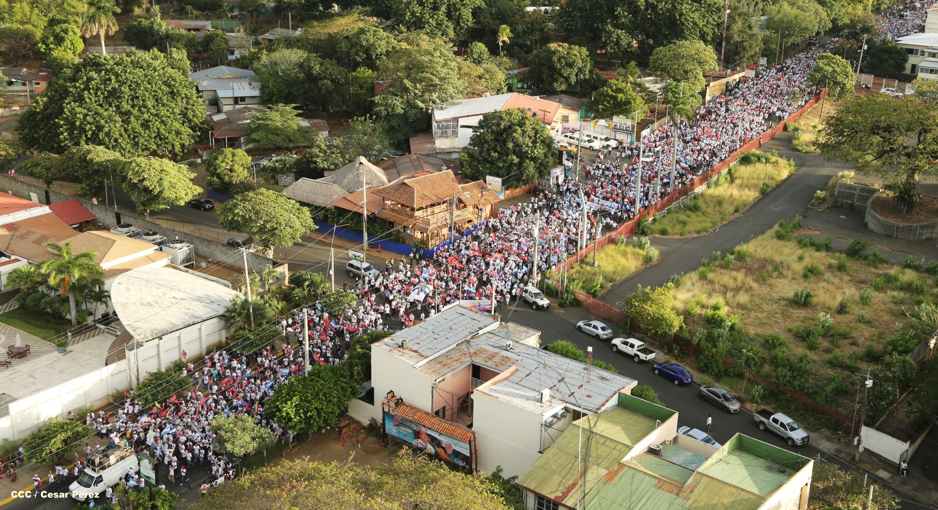 Juventud realiza caminata en honor al General Augusto C. Sandino
