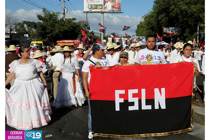 Juventud realiza caminata en honor al General Augusto C. Sandino