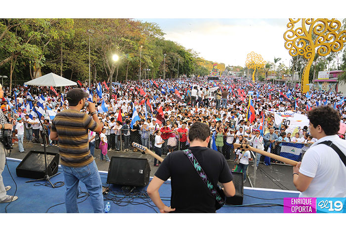 Juventud realiza caminata en honor al General Augusto C. Sandino
